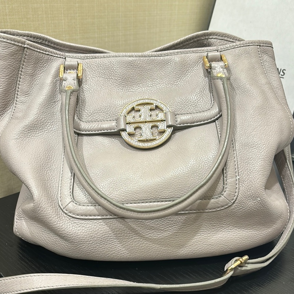 Tory Burch Gray Shoulder Bag with Silver Logo